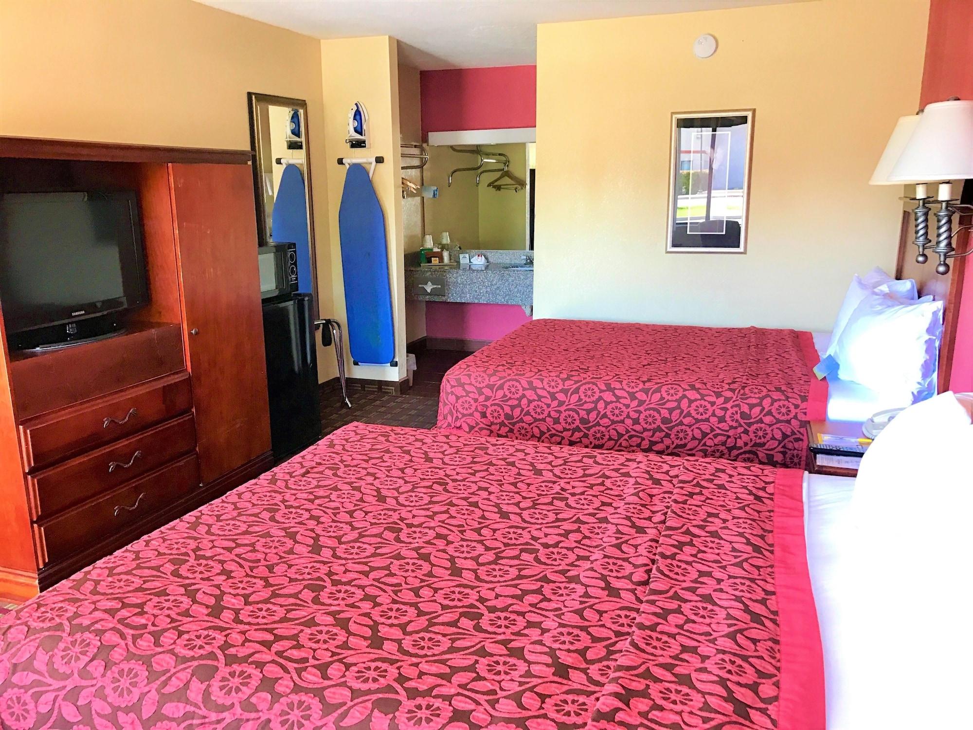 Days By Wyndham East Hotel